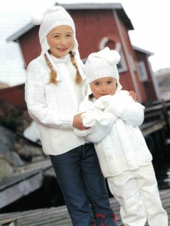 Kofta, pullover, vantar och mössa med broderade blommor