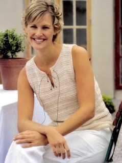 Glesstickad topp med snörning