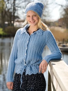 Mönsterstickad kofta och mössa