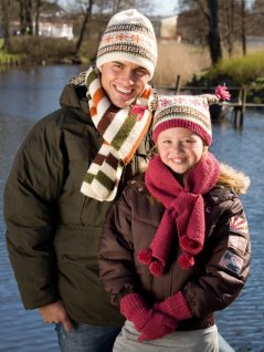 Mössa, halsduk, fuskpolo, fingervantar