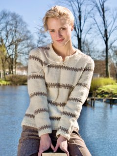 Mönsterstickade tröjor och resårstickad mössa