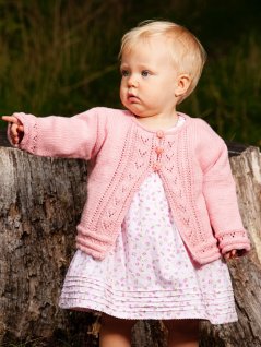 Spetsstickad tröja och kofta