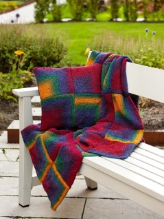 Kudde med virkade rutor