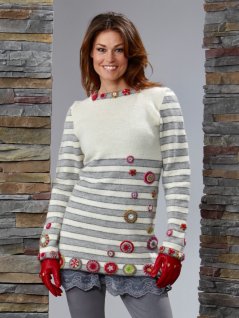 Tunika med virkade blommor