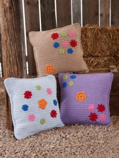 Rätstickade sittpuffar