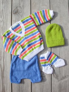 Tröja, byxor, mössa och sockor