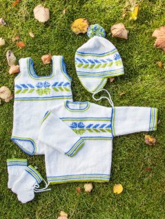 Tröja, byxor, mössa och sockor