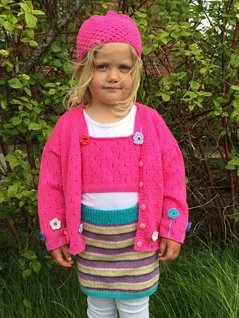 Barnset – kofta, kjol och mössa