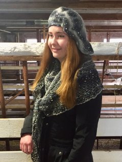 Virkad sjal och baskrar