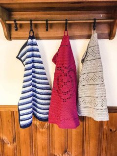 Virkade handdukar med hjärta, bård eller ränder