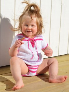 Kortärmad barntopp med byxa