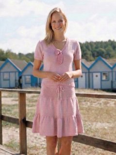 Kortärmad topp och kjol