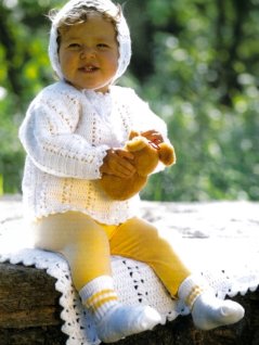 Virkad kofta, hätta och filt