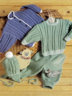 Tröja, kofta, byxa och mössa