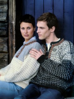 Mönsterstickade tröjor och koftor