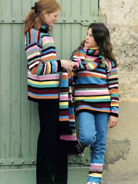 Tokrandig pullover, halsduk och benvärmare