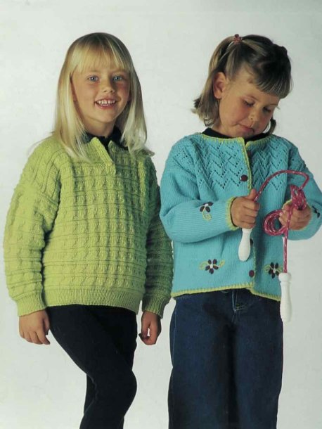 Kofta med broderade blommor och strukturstickad pullover
