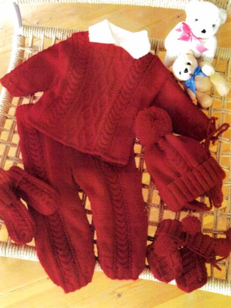 Pullover, byxa, mössa, vantar och sockor