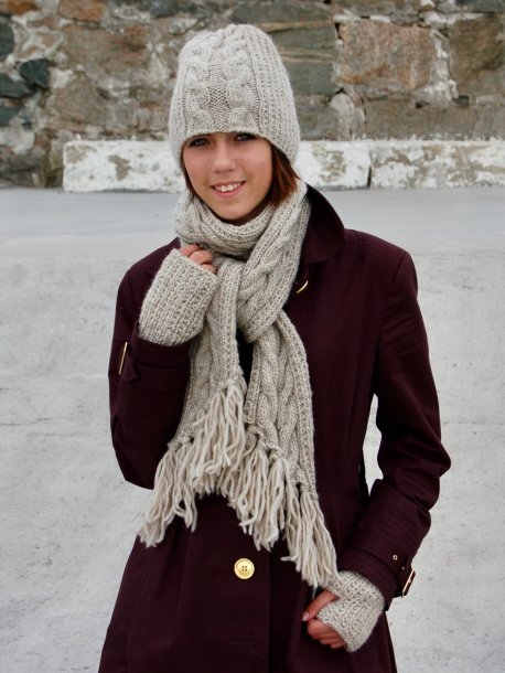 Mössa, halsduk, ben-och pulsvärmare