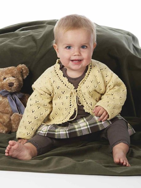 Spetsstickad kofta med virkad bård