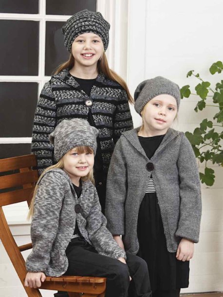 Slätstickad kofta och mössa