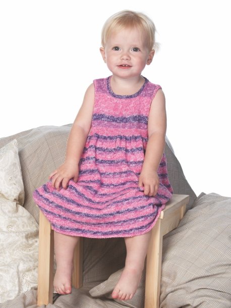 Stickad ärmlös klänning