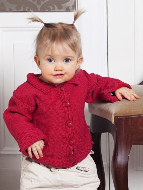 Kofta, klänning och mössor i struktur