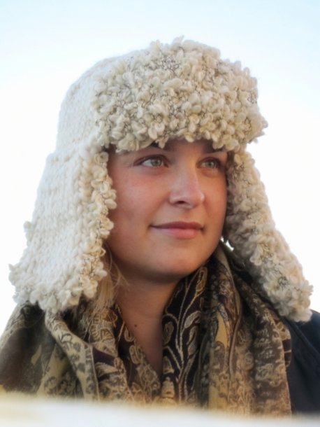 Mössa med pälskanter