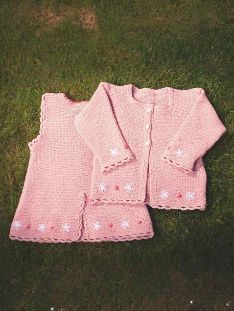 Rätstickad klänning och kofta