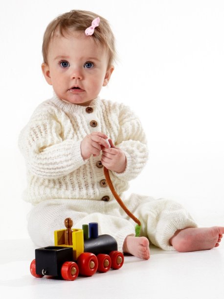 Mönsterstickat babyset