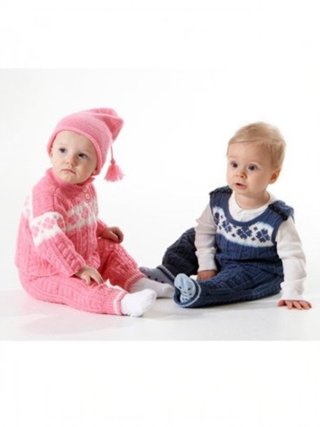 Tröja med mönsterbård, byxa och mössa