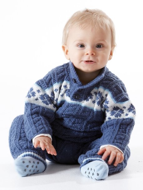 Tröja med mönsterbård, byxa och mössa