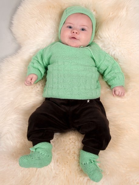 Tröja, mössa och sockor