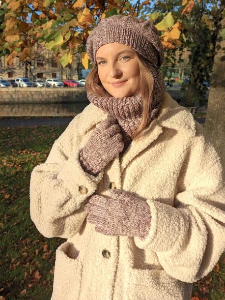 Basker, fingervante och halspolo