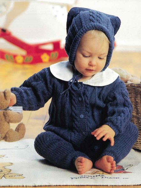 Tröja, kofta, t-shirt, tights, långbyxa, mössa och vingmössa