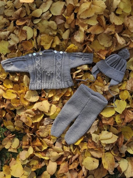 Tröja, tights och mössa